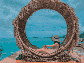 phuket-rock-beach-swing