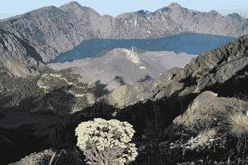 mount-rinjani-crater-rim-and-summit-three-days