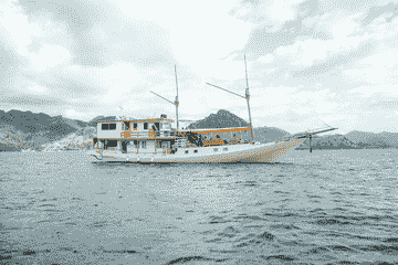 labuan-bajo:-open-trip-sailing-komodo-3d2n-with-superior-phinisi-boat
