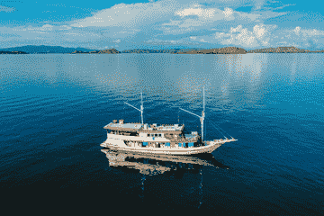 labuan-bajo:-open-trip-sailing-komodo-3d2n-with-deluxe-phinisi-boat