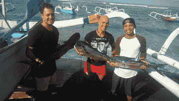 sailing-and-fishing-candidasa