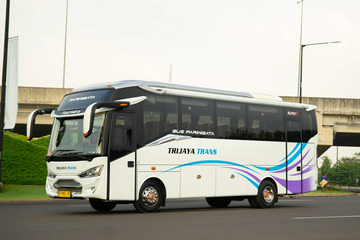 bintan-land-transportation:-bus-(max-37-seater)
