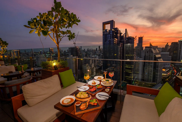 spectrum-rooftop-at-hyatt-regency-bangkok-sukhumvit
