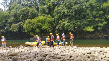 sabah-kiulu-white-water-rafting-experience