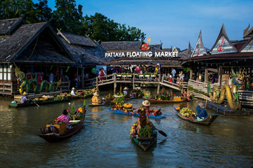 pattaya-floating-market---foreigner
