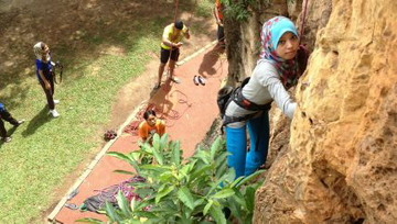 gua-damai-extreme-park-@-rock-climbing