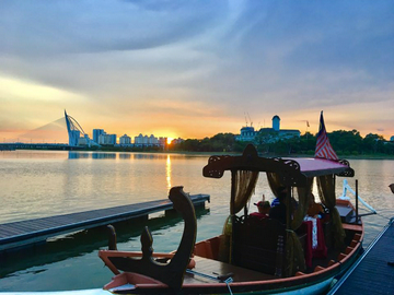 putrajaya-sunset-cruise-and-kuala-lumpur-night-exploration