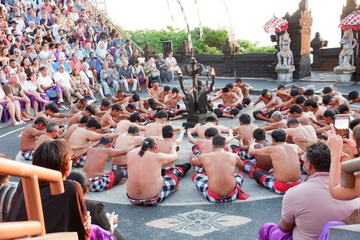 private-return-trannsfer-uluwatu-temple-and-kecak-dance