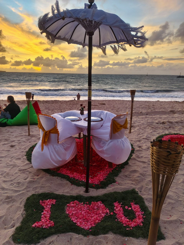 bali:-jimbaran-beach-sunset-candlelight-dinner-experience