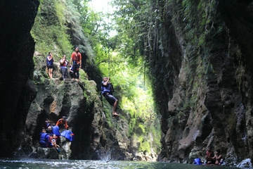 body-rafting-batu-lumpang-garden-–-pangandaran