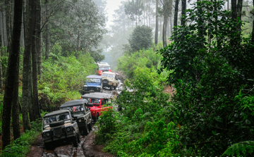 fun-offroad-ciwidey-bandung-–-land-rover-tea-plantation-adventure