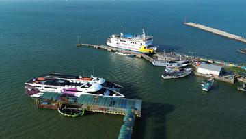 open-trip-karimunjawa-island-2-days-1-night-–-express-bahari-ferry