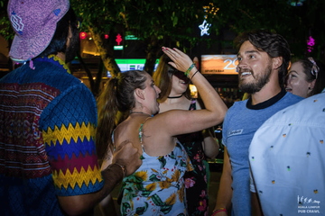 nightlife-pub-crawl-4-venues-&-drinks