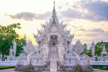 join-tour--white-temple,-blue-temple,-black-house,-red-temple-and-lalita-cafe-one-day-trip-from-chiang-mai
