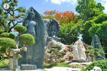 the-million-years-stone-park-and-pattaya-crocodile-farm