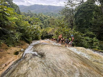 join-tour-sticky-waterfall-and-dantewada-cafe-half-day-or-full-day-trip-from-chiang-mai