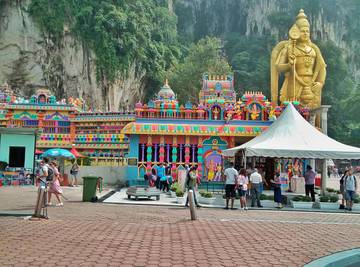 kuala-lumpur-suburbs-batu-caves-half-day-tour