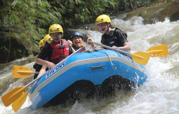 white-water-rafting-with-caving-experience-in-gopeng