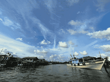 sabah-sepilok-fire-flies-&-mangrove-cruise-+-fishing-village-tour-+-dinner-package