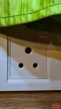 Yatra Travels Bus-Amenities Image