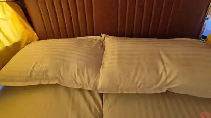V Kaveri Travels Bus-Amenities Image