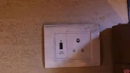 Krish Travels Bus-Amenities Image