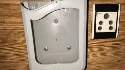 Ravi Krishna Travels Bus-Amenities Image