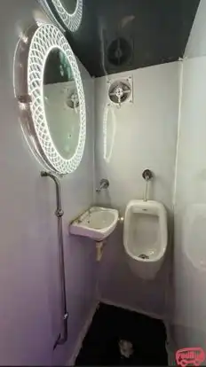 Jain Pareek Travels Bus-Amenities Image