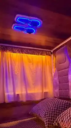 Bharat Travels Bus-Amenities Image