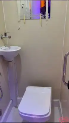 Samreen Travels Bus-Amenities Image