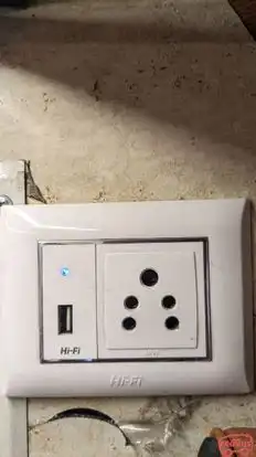 Universal  Travels Bus-Amenities Image