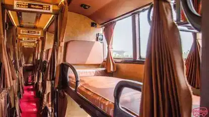 Yolo Bus Bus-Seats Image