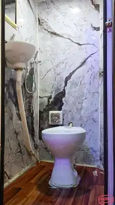 Shatabdi Travels Bus-Amenities Image