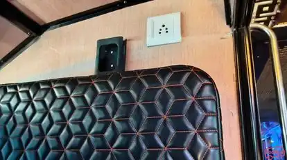 Varun Travels Bus-Amenities Image