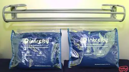 IntrCity SmartBus Bus-Amenities Image