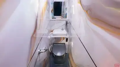 SST Limoliner Bus-Amenities Image