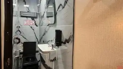 SST Limoliner Bus-Amenities Image