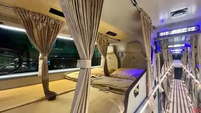 SST Limoliner Bus-Seats Image