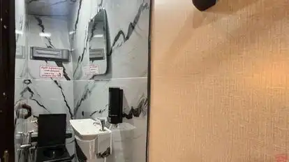 SST Limoliner Bus-Amenities Image