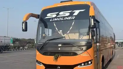 SST Limoliner Bus-Amenities Image