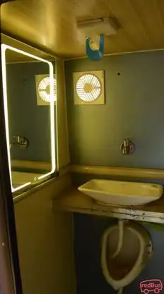 Vande Fly Bus-Amenities Image