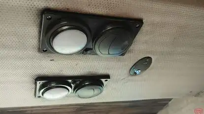 SRI KALAI TRAVELS Bus-Amenities Image