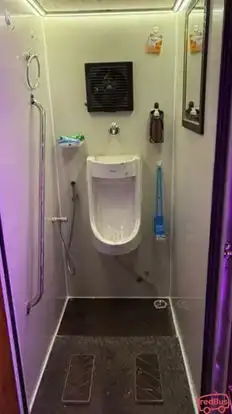 Rjroadrunner Bus-Amenities Image