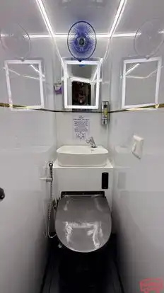 Raipur Cruiser Bus-Amenities Image