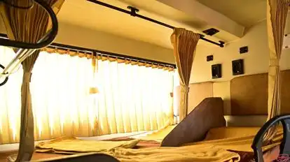 VRT Travels Bus-Amenities Image