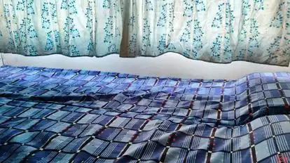 DWARKESH EXPRESS TRAVELS Bus-Seats Image