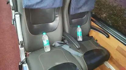 HIM TOURS Bus-Amenities Image