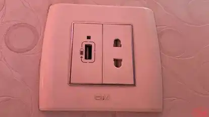 SHREE BALAJI TOUR AND TRAVELS Bus-Amenities Image