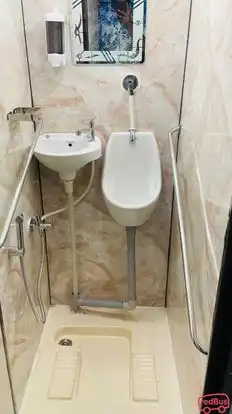 SHREE BALAJI TOUR AND TRAVELS Bus-Amenities Image