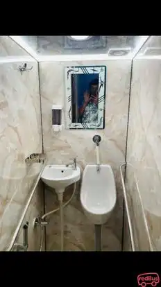 SHREE BALAJI TOUR AND TRAVELS Bus-Amenities Image